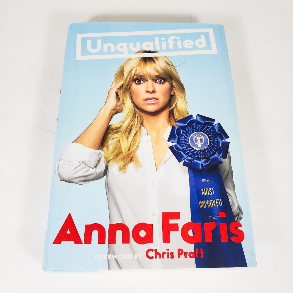 Signed Anna Faris Unqualified Autographed Book NEW